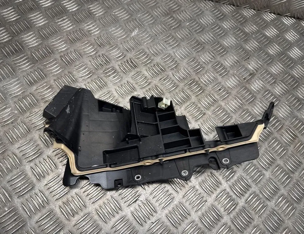 BMW X5 G05/G18 (2018-2024) Citas motora nodalījuma detaļas 8791291 33556420