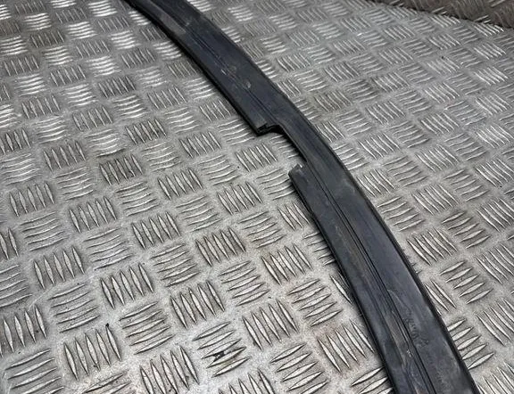 BMW X3 F25 (2010-2017) Резина моторного отсека 7219737 33795085