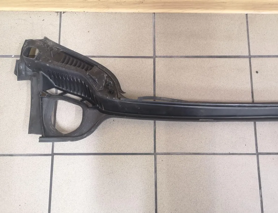 PEUGEOT 407 1 generation (2004-2010) Priekšējā stikla tīrītāja apdare / plastmasa 96516813XT 28675186