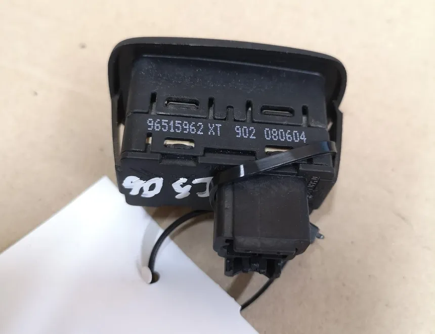 CITROËN C5 1 generation (2001-2008) Кнопка стеклоподъемника задней правой двери 96515962XT 28703582