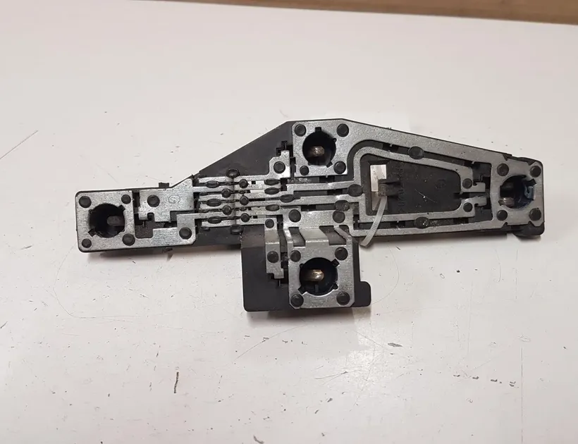 RENAULT Laguna 2 generation (2001-2007) Aizmugurējo lukturu kontakti 2347 28755123