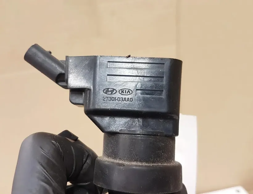 HYUNDAI i30 GD (2 generation) (2012-2017) Augstsprieguma aizdedzes vads (svečvads) 2730103AA0 28773151