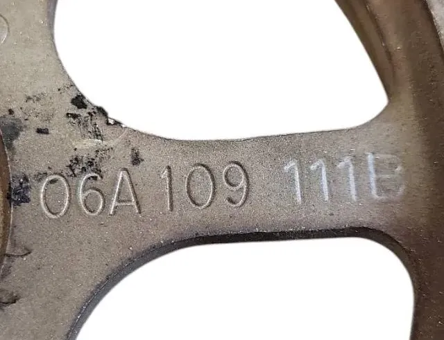 VOLKSWAGEN Golf 8 generation (2019-2023) Intake Pulley 06A109111B 33183365