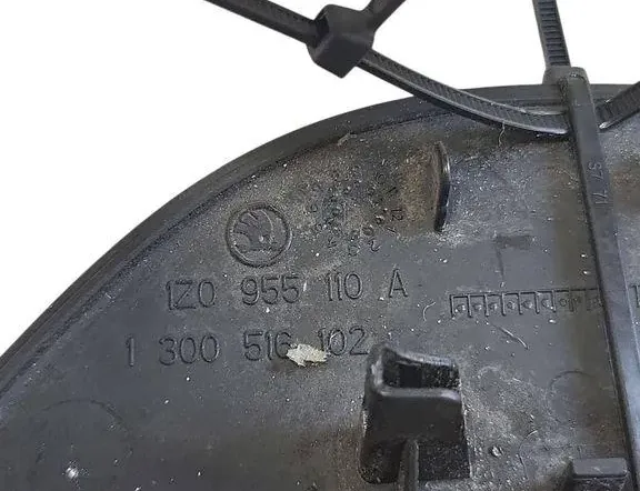 SKODA Octavia 2 generation (2004-2013) Kreisās puses lukturu mazgātāja vāciņš 1Z0955110A 33333373