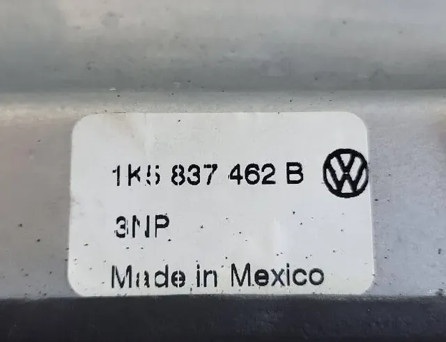 VOLKSWAGEN Golf 5 generation (2003-2009) Стеклоподъемник задней правой двери 1K5837462B 33351373