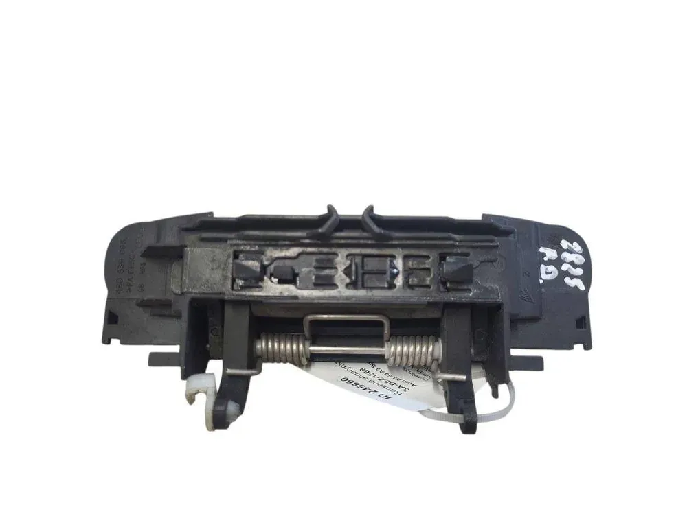 AUDI A3 8P (2003-2013) Kreisās puses bīdāmo durvju ārējais rokturis 4B0839885 33368784