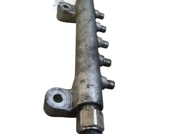 NISSAN X-Trail T30 (2001-2007) Топливная рейка 33503372