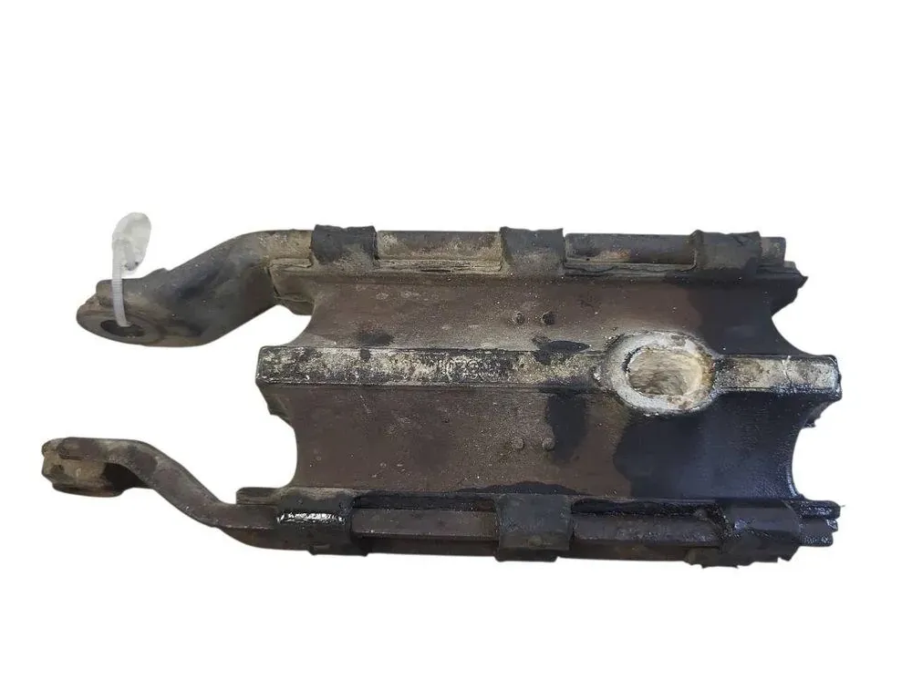 VOLVO V70 3 generation (2007-2020) Priekšējais motora stiprinājums 31262935 33519206