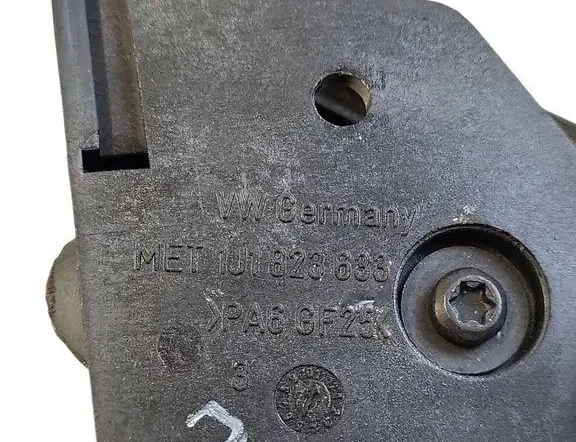 SEAT Altea 1 generation (2004-2013) Ручка выпуска капота 1J1823633 33534486