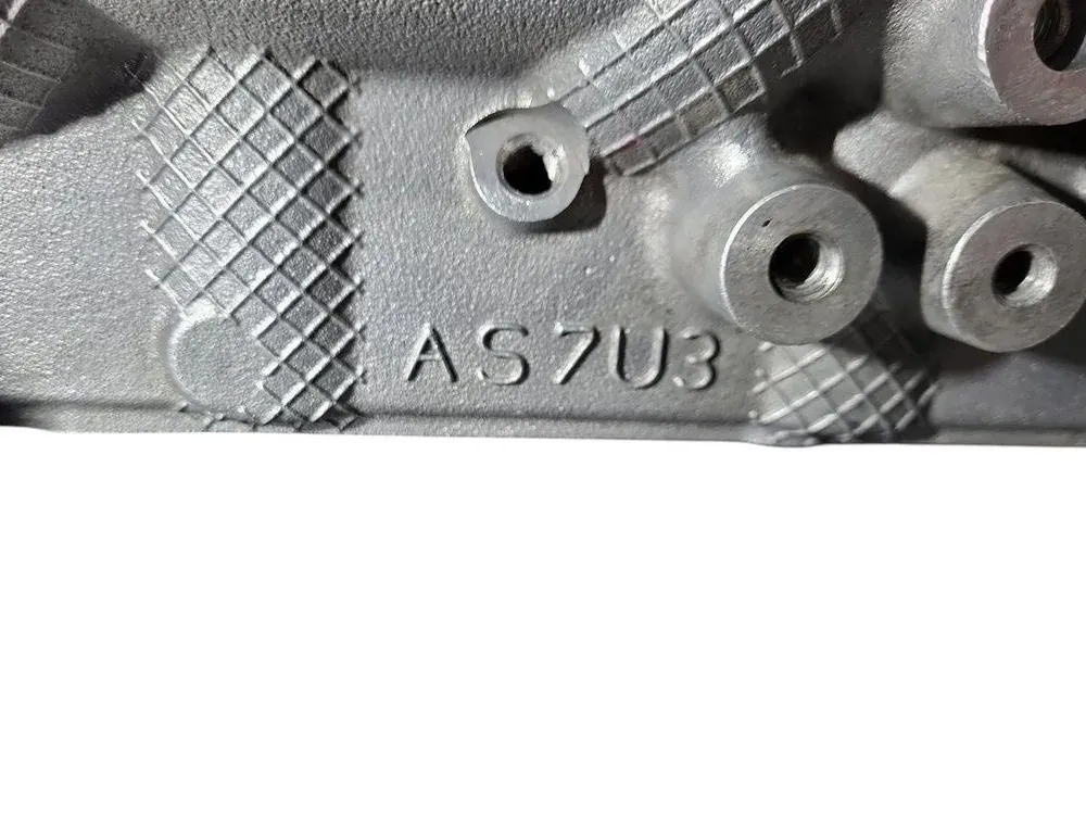 VOLVO V60 1 generation (2010-2020) Engine Cylinder Head 30777365 33565319