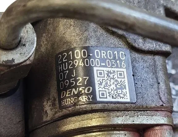 TOYOTA Avensis 2 generation (2002-2009) Degvielas sūknis 221000R010 34270568