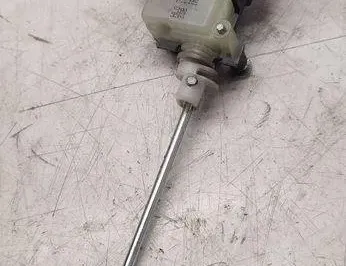 SKODA Octavia 2 generation (2004-2013) Degvielas tvertnes vāciņa bloķēšana 1Z0810773 30529773