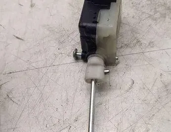 SKODA Octavia 2 generation (2004-2013) Degvielas tvertnes vāciņa bloķēšana 1Z0810773 30529773