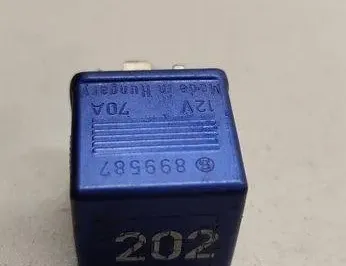 VOLKSWAGEN Passat B7 (2010-2015) Relejs 30858687 30542010