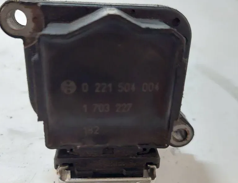 BMW 5 Series E39 (1995-2004) Augstsprieguma aizdedzes vads (svečvads) 0221504004,1748017,NEC101000L,1703227,12137599219,LR022494,12131703228,1748018,12131748017,7599219,12139067830,12131748018,12131703825 34311855