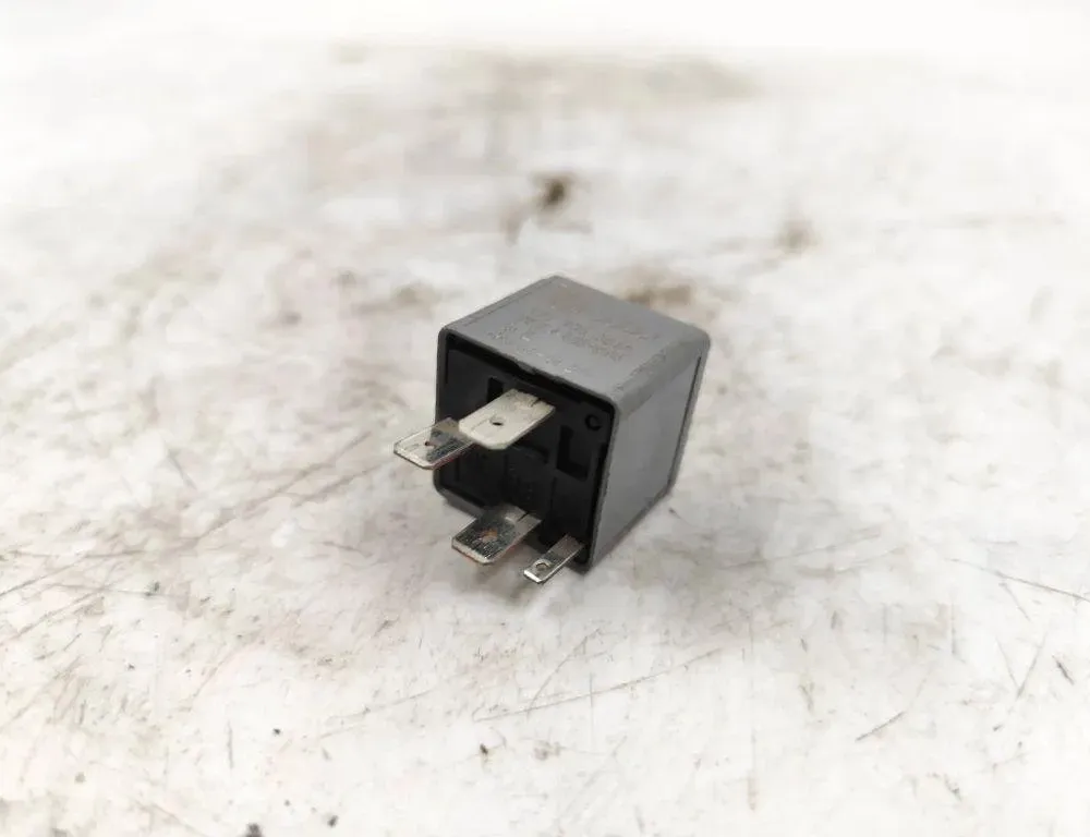 VOLKSWAGEN Bora 1 generation (1998-2005) Relejs 1J0906381A 31489765