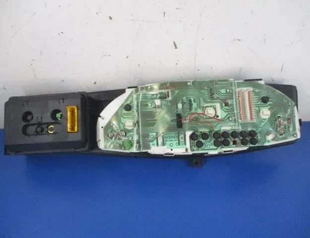 OPEL Omega B (1994-2003) Instrumentu panelis/spidometrs 90493818 21372019