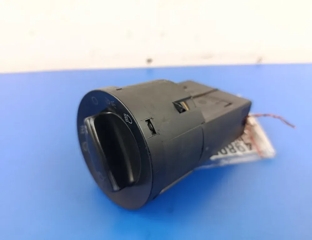 VOLKSWAGEN Passat B5 (1996-2005) Headlight Switch Control Unit 1C0941531A 33510408