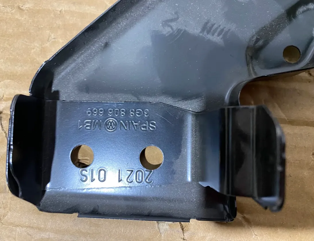 VOLKSWAGEN Arteon 1 generation (2017-2024) Left Headlight Bracket Mount 3G8806929 33379196