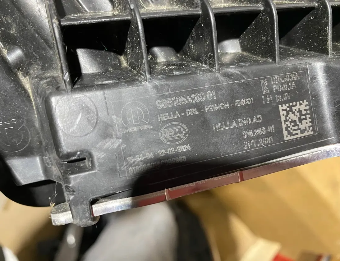 PEUGEOT 208 Peugeot 208 (2012-2015) Дополнительный фонарь передний правый 9851053980,9851054180 33492165