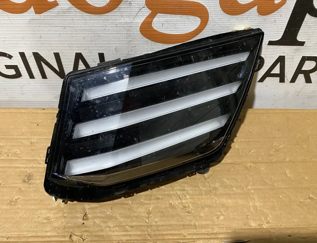 PEUGEOT 208 Peugeot 208 (2012-2015) Front Right Additional Light 9851053980 33492454