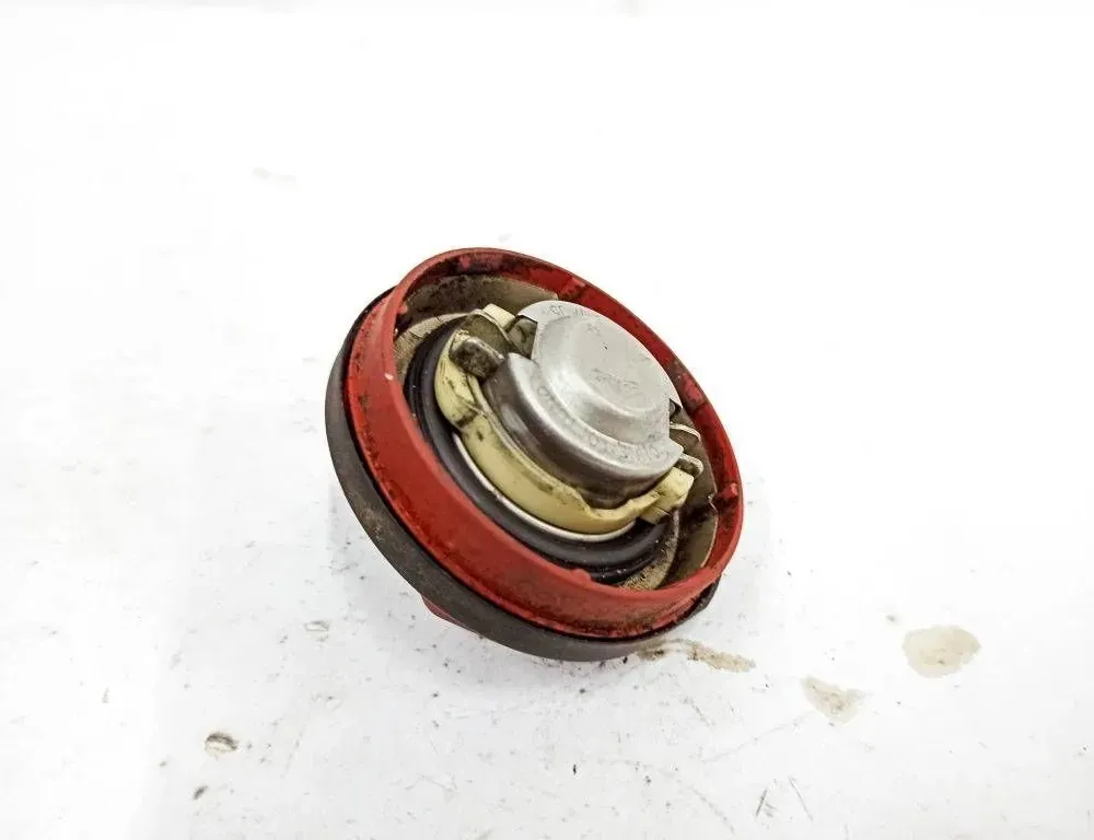 MERCEDES-BENZ CLS-Class C219 (2004-2010) Degvielas tvertnes vāciņš A2204700705 34314380