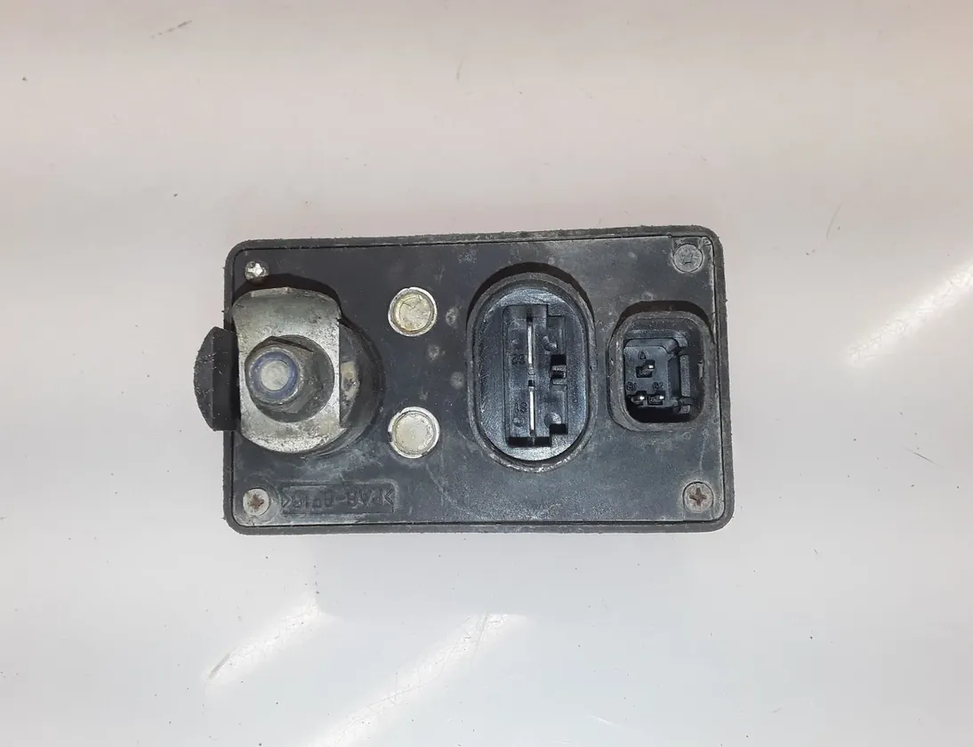 VOLVO V40 1 generation (1996-2004) Aizdedzes sveces 7700107794 11673336