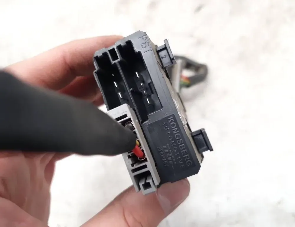 TOYOTA Avensis 2 generation (2002-2009) Seat heating relay 875010W0100 33196080