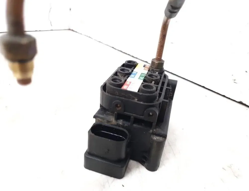 MERCEDES-BENZ C-Class W205/S205/C205 (2014-2023) Блок управления подвеской воздуха A0993200058 33368775