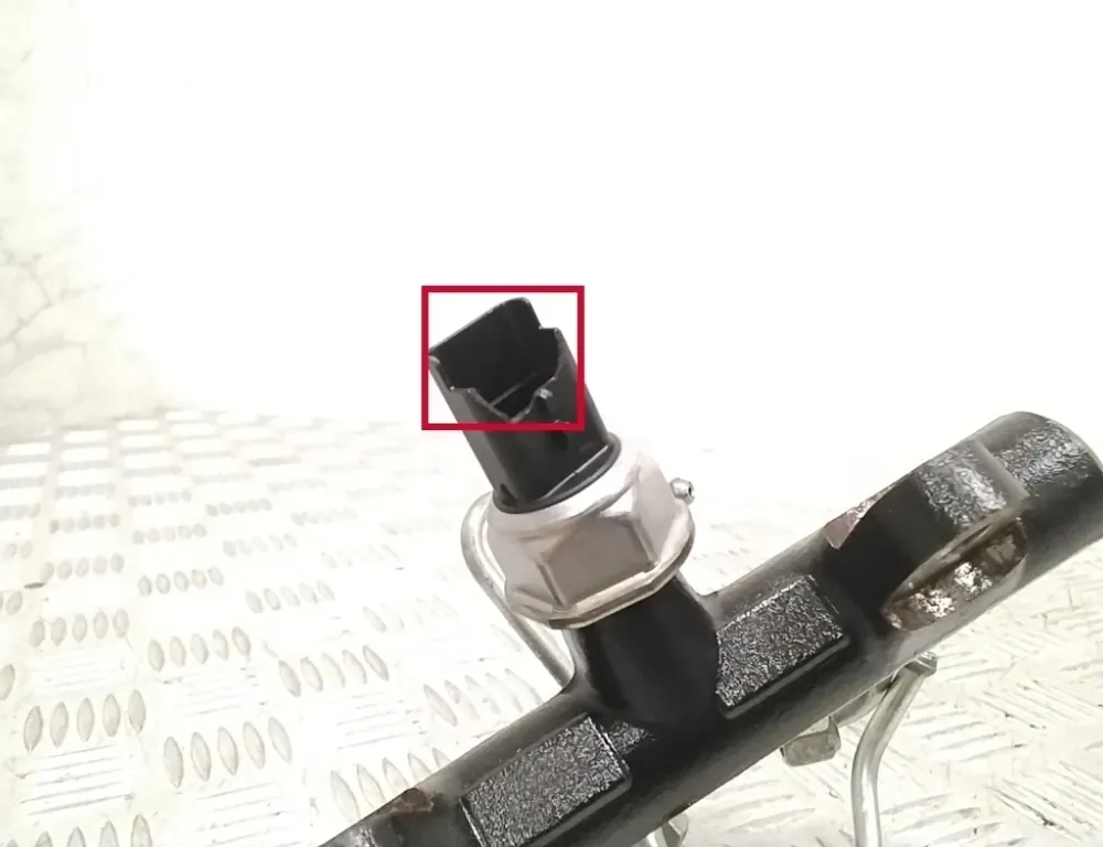 NISSAN Qashqai 2 generation (2013-2023) Топливная рейка 175213876R 33614919