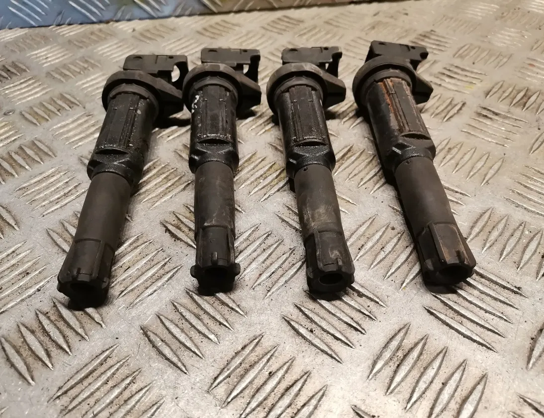 BMW 3 Series E46 (1997-2006) Augstsprieguma aizdedzes spoles komplekts 7551260 17962816