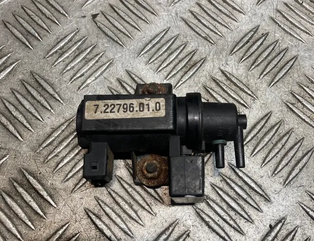 BMW 5 Series E39 (1995-2004) Solenoid Valve 722796 33383779