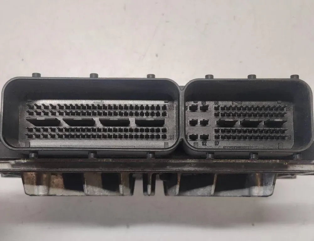 VOLVO XC70 2 generation (2000-2007) Engine Control Unit ECU P31303388 33119966