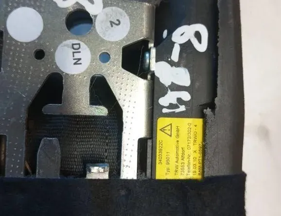 VOLVO XC60 1 generation (2008-2017) Aizmugurējā kreisā drošības josta 34060407 33123498