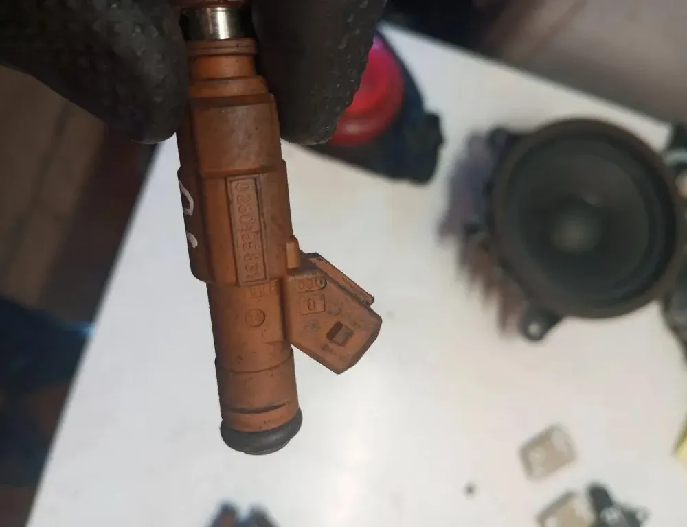 VOLVO V70 2 generation (2000-2008) Degvielas sprausla 9186340 33123577