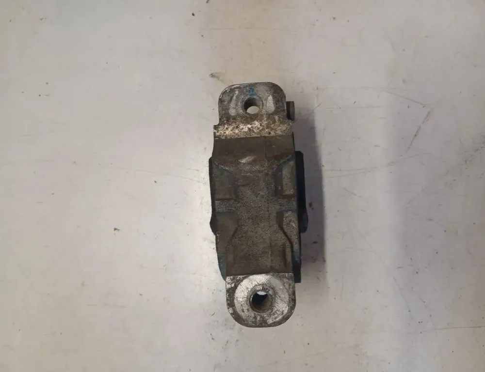 VOLVO V70 3 generation (2007-2020) Передняя подушка двигателя 8070M18 33124242