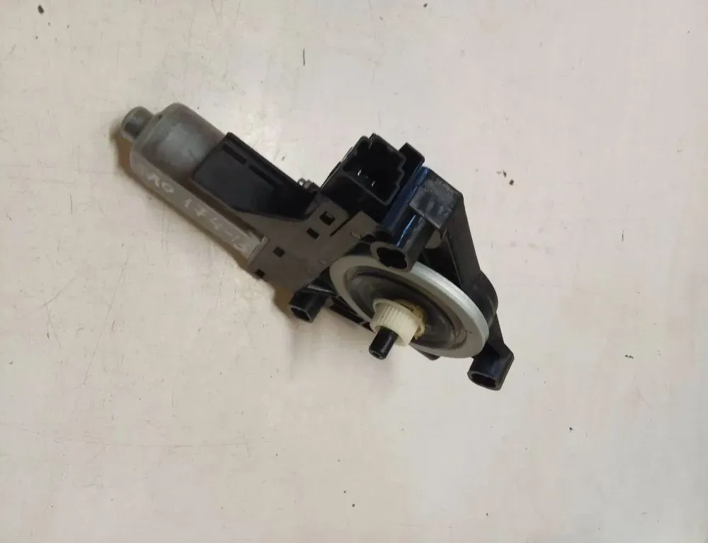 VOLVO XC60 1 generation (2008-2017) Priekšējo kreiso durvju logu pacēlāja motorīts 966268102 33124460