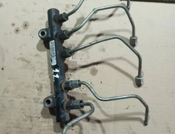 VOLVO V60 1 generation (2010-2020) Топливная рейка 9685297580 33128904