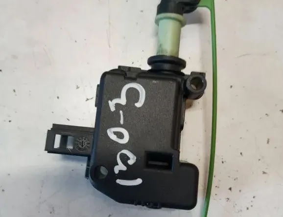 VOLVO V70 2 generation (2000-2008) Central Locking Motor 86113136 33129004