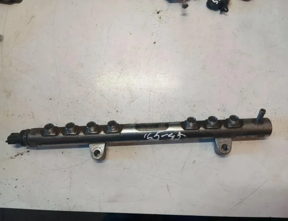 VOLVO XC70 2 generation (2000-2007) Fuel Rail 0445215025,30777759 33129267