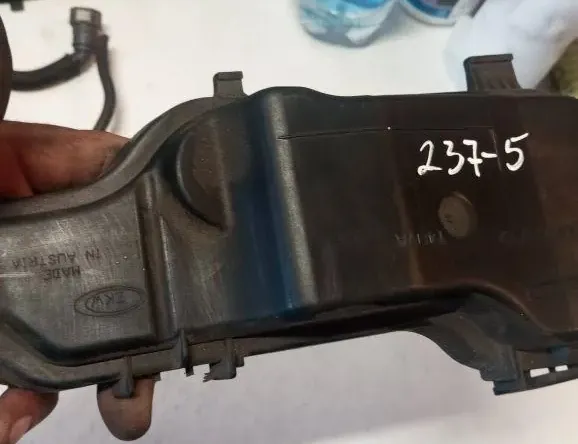 VOLVO V70 2 generation (2000-2008) Front light cover T4UVA 33130627