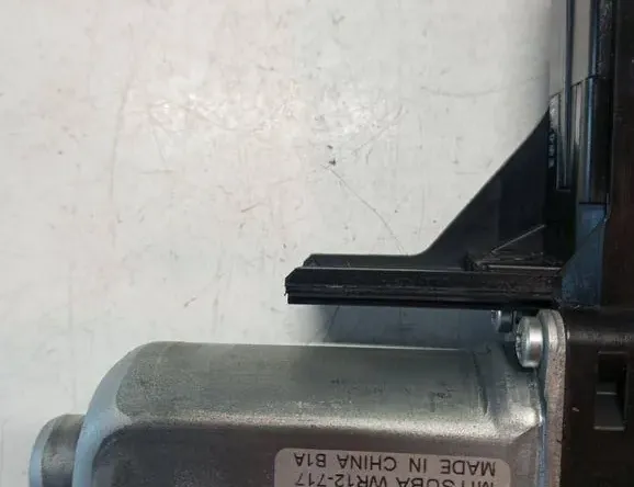 VOLVO XC60 1 generation (2008-2017) Priekšējo kreiso durvju logu pacēlāja motorīts 33132355