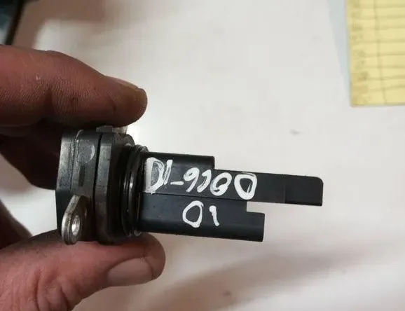 VOLVO V60 1 generation (2010-2020) Воздухомер воздушного фильтра 22204E0010,31342521 33132631