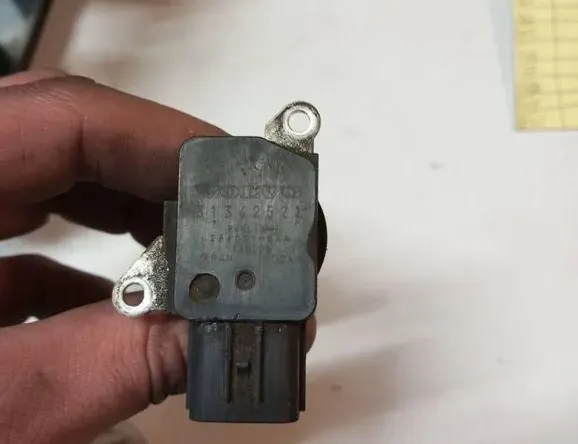 VOLVO V60 1 generation (2010-2020) Воздухомер воздушного фильтра 22204E0010,31342521 33132631