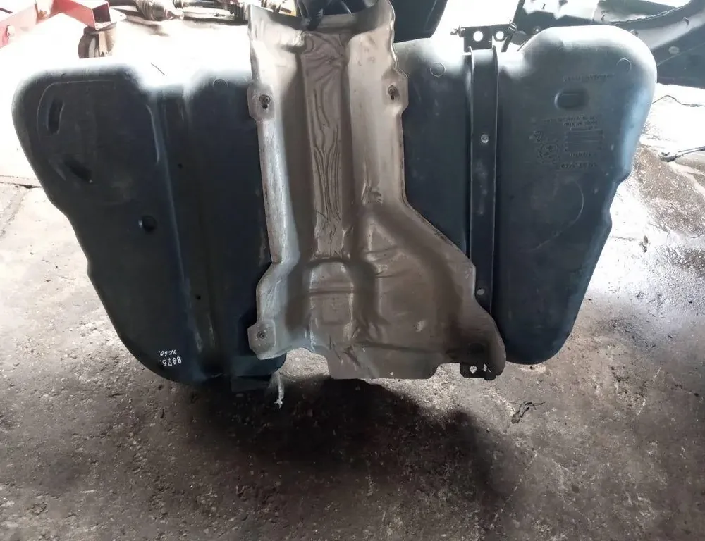 VOLVO XC60 1 generation (2008-2017) Degvielas tvertne 31372741 33138748