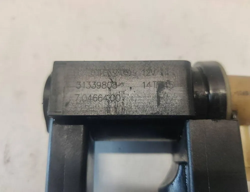 VOLVO XC60 1 generation (2008-2017) Соленоидный клапан 31339808 33155376