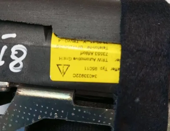 VOLVO XC60 1 generation (2008-2017) Ремень безопасности средний задний 39801844 33159490