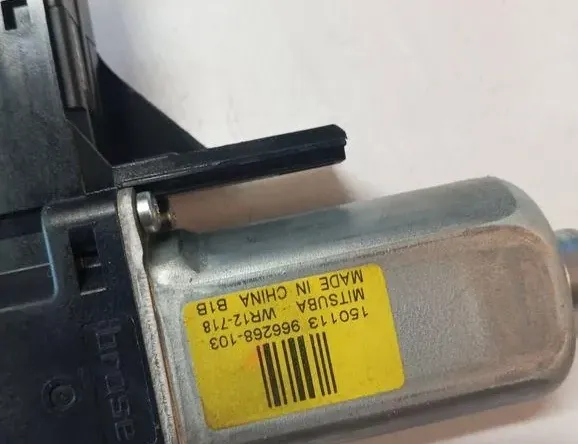 VOLVO S60 2 generation (2010-2020) Priekšējo kreiso durvju logu pacēlāja motorīts WR12718 33159637