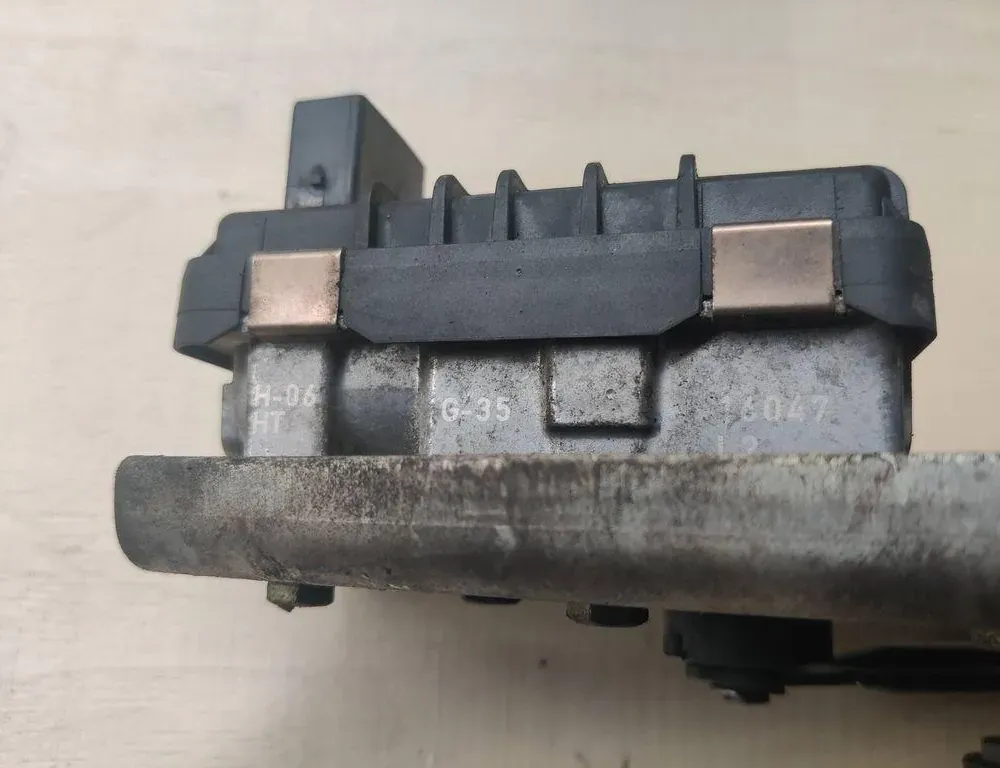 VOLVO S60 2 generation (2010-2020) Turbocharger 30757080 33160190