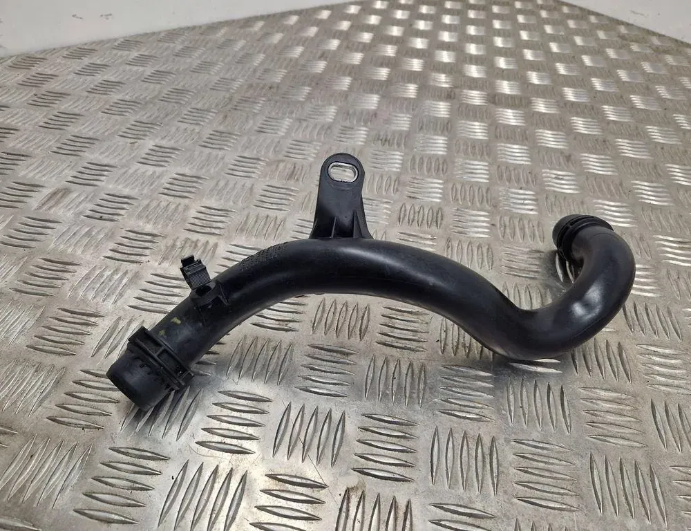 AUDI A4 allroad B9 (2016-2024) Dzesēšanas šļauka / truba 04L121071G 33385085